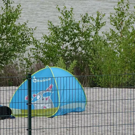 Апартаменты Feriendomizil Am Stoermthaler See, Lagovida, Leipziger Neuseenland, Grosspoesna, Privatstrand *