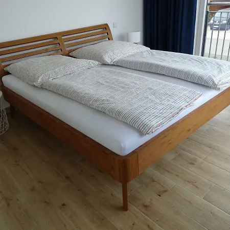 Апартаменты Feriendomizil Am Stoermthaler See, Lagovida, Leipziger Neuseenland, Grosspoesna, Privatstrand Гросспёзна