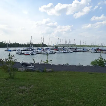 Апартаменты Feriendomizil Am Stoermthaler See, Lagovida, Leipziger Neuseenland, Grosspoesna, Privatstrand *
